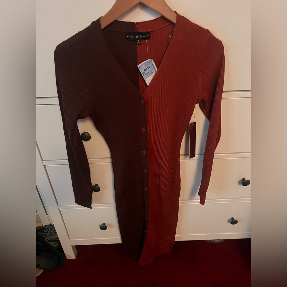 NEW color block dress Size Small. It has lots of Stretch